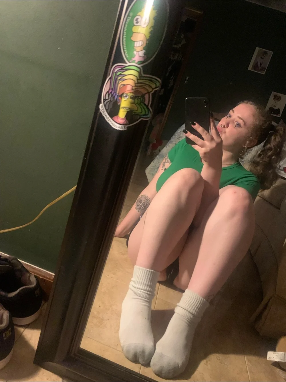 Woman’s Athletic Crew Socks in-White